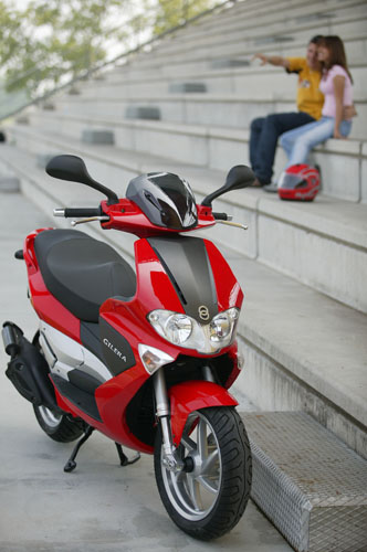 ÚJ Gilera Runner 50 SP - Gilera robogó - Webrobogó