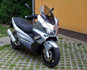 SPORTOS EGYKE-Gilera Nexus 500-Gilera robogó-Webrobogó