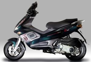 HASZNÁLTMOTOR TESZT: GILERA RUNNER (forrás: Motor Revü 2002/10)-Webrobogó