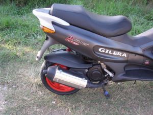 Gilera Runner FXS 180 SP-Webrobogó