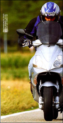 FELKÉSZÜLNI, VIGYÁZZ...-Motorteszt Peugeot Jet Force és Gilera Runner 125 VX-Webrobogó