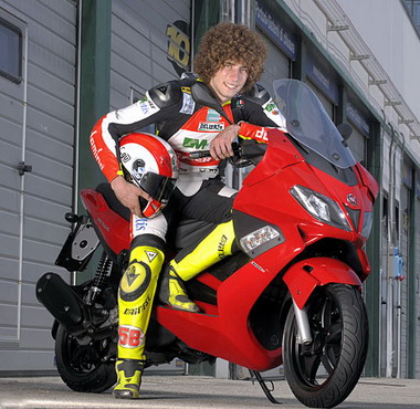SPORTOS EGYKE-Gilera Nexus 500-Gilera robogó-Webrobogó