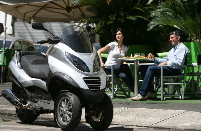 Piaggio MP3 400 i.e. - Piaggio robogó - Webrobogó
