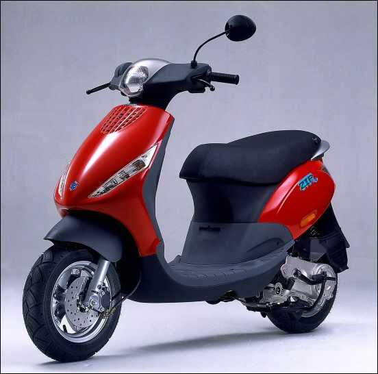 Mintagolyó - Piaggio Zip-Webmotor (forrás: Autó-Motor 2000. augusztus)