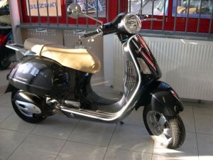 Vespa granturismo-webrobogó