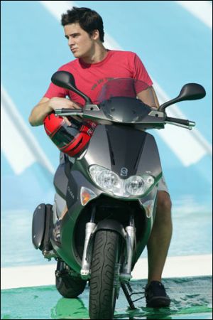 ÚJ Gilera Runner 200 VXR 