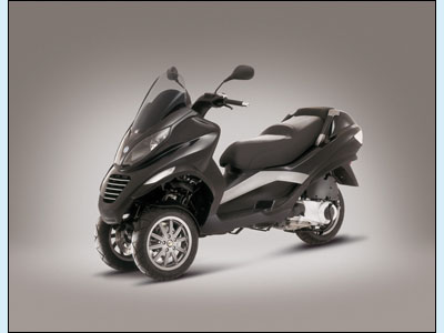 Piaggio MP3 250 - háromkerekű robogó