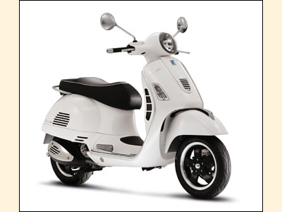 Vespa GTS 300 super robogó 