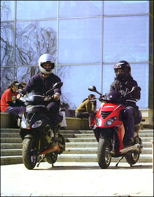 APRILIA SR 50R DiTech vs. PIAGGIO NRG Power 50 DT 