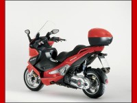 Gilera Nexus 500 - A VÖRÖS ÖRDÖG - Gilera robogó - Webrobogó