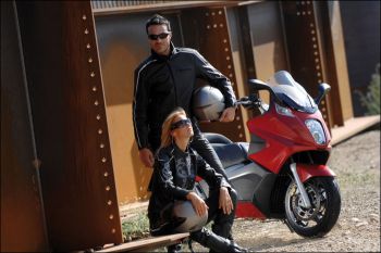 Gilera GP 800 - A V - kettes hiper robogó - webrobogó